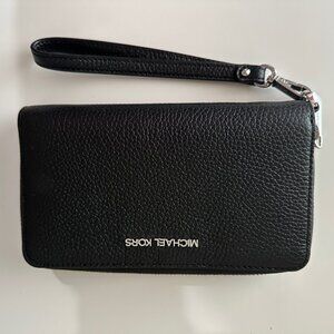 NWT Michael Kors pebbled leather Jet Set large phone wristlet wallet black